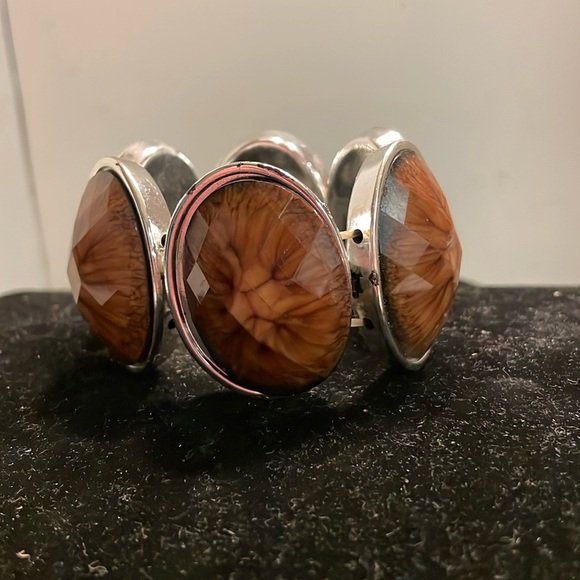 8” silver tone stretch bracelet with 6 oval bezel set jasper colored festoons - Picture 1 of 11